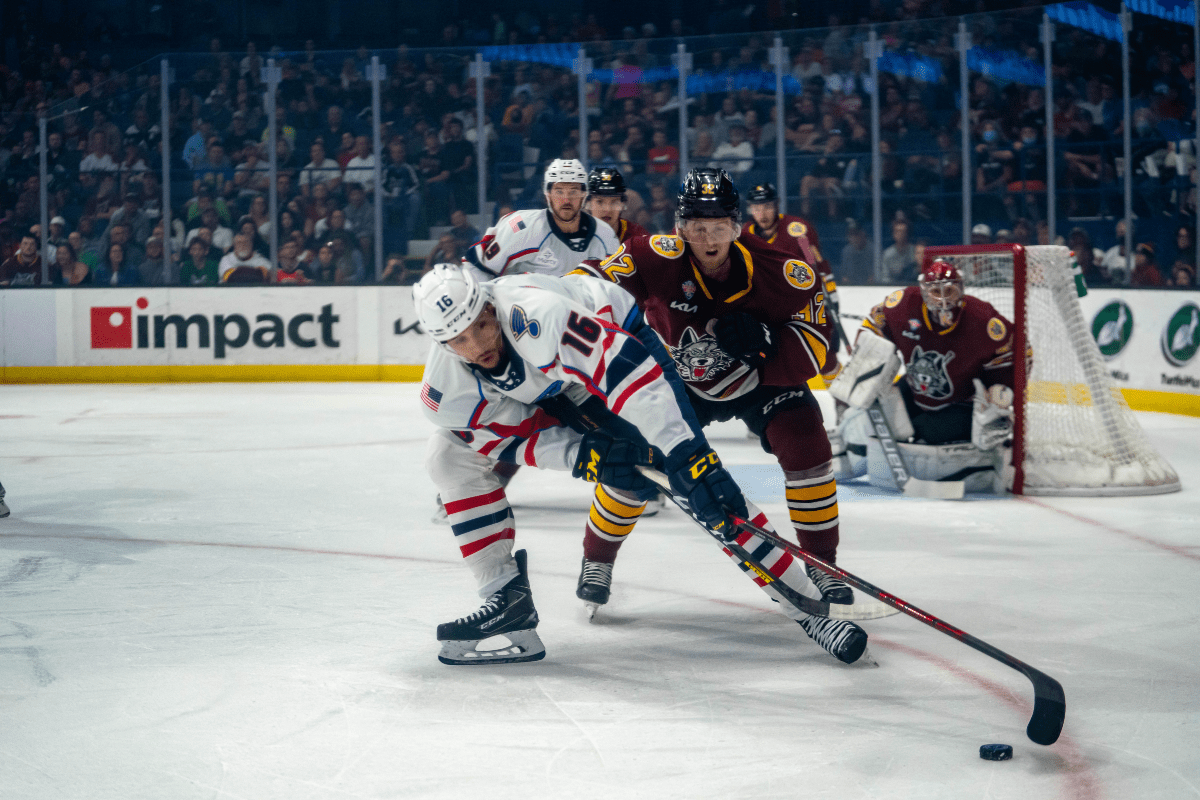 Springfield Thunderbirds fall 4-0 to Chicago Wolves in Game 3 of